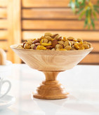 آجیلخوری پایهدار چوبی N01 روی میز پذیرایی