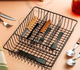 سینوا-سبد نظمدهنده قاشق و چنگال فلزی مشکی روی میز آشپزخانه